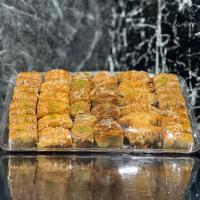 باقلوا ترک سینی کوچک 1.400 کیلوگرمی (40 تا 42 عدد )