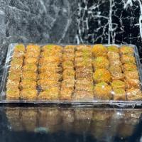 باقلوا ترک سینی بزرگ 1.900 کیلوگرمی (53 تا 55 عدد)