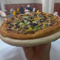 پیتزا گوشت و قارچ متوسط  24سانتی متری