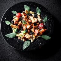 پاستا آلفردو با چیکن و سبزیجات