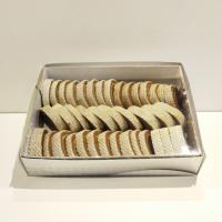 حلوا ویفری جعبه‌ ای کوچک 