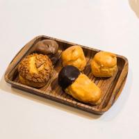 شیرینی نان خامه ای