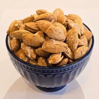 بادام منقا شور ایرانی 