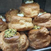 شیرینی خامه ای بزرگ