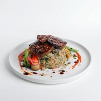 بشقاب فيله استيک با برنج قهوه ای