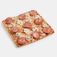 پیتزا سوسیس و قارچ پنجره ای