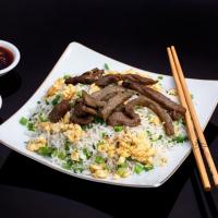 برنج سرخ کرده بیف و پیازچه