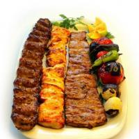سینی کباب اعیانی مزه (3 سیخ کباب ممتاز)