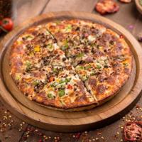 پیتزا گوشت و قارچ آمریکایی