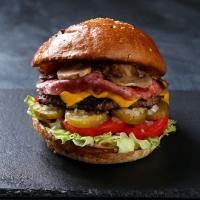 چیز برگر قارچ و بیکن