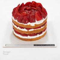 کیک توت فرنگی