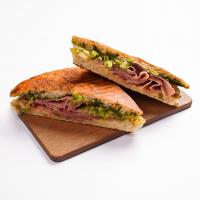 ساندویچ ژامبون گوشت تست شده