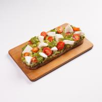 تست آووکادو با پنیر موزارلا و سس پستو