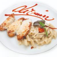 فیله پارمژان همراه با پنه آلفردو