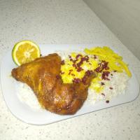 زرشک پلو با مرغ سرخ کرده (ران کامل)