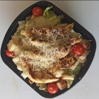 سالاد سزار با مرغ گریل