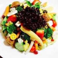 سالاد نایت با مرغ گریل دو نفره