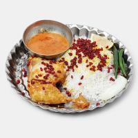 زرشک پلو با ران مرغ