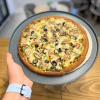 پیتزا فالکو پستو ایتالیایی