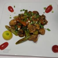 مرغ با فلفل سیاه و سبزیجات