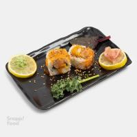 سوشی رول سر آشپز