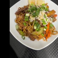 نودل ژاپنی بیف با فلفل سیاه