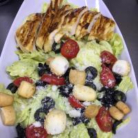 سالاد سزار با فیله گریل