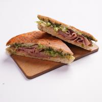 ساندویچ ژامبون گوشت تست شده