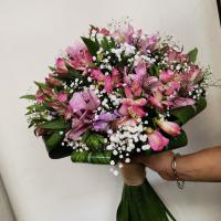 دسته گل آلسترومریا با ژیپسفیلیا