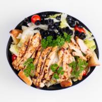 سالاد سزار با مرغ گریل شده