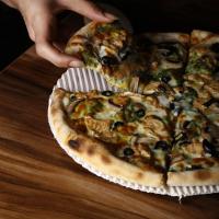 پیتزا چیکن پستو ایتالیایی