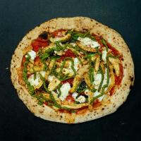 پیتزا مرغ و پستو ایتالیایی