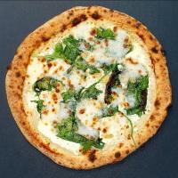 پیتزا اسفناج بلوچیز ایتالیایی