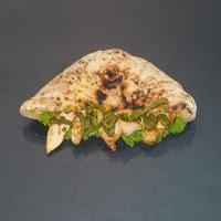 ساندویچ مرغ و پستو