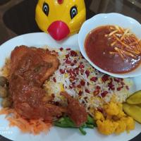 زرشک پلو با مرع سرخ کرده مخصوص