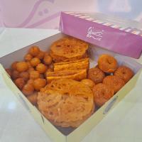 زولبیا مخلوط با گوش فیل و بامیه هندی	