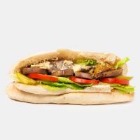 ساندویچ مغز و زبان با قارچ و پنیر