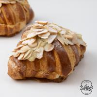  کروسان بادام