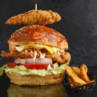 چیکن برگر سوخاری (با سیب زمینی)