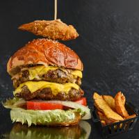 دبل چیز دبل برگر (با سیب زمینی)