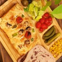 پیتزا مرغ و رست بیف ایتالیایی