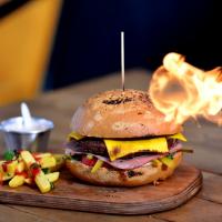 برگر ویژه (۲۵۰ گرم)