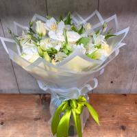 جار گل سفید