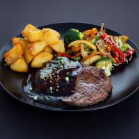 استیک گوشت با سس بلک پپر