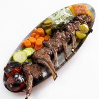 خوراک شیشلیک جوان