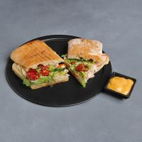 ساندویچ بوقلمون و پستو