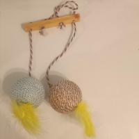 اسکرچر طرح توپی شکل وآویز مخصوص پت