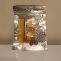 آویز گردنی طرح استخوان همراه با حروف با قابلیت چسبیدن 