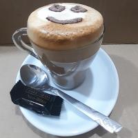 کاپوچینو با پودر کافه میت و عسل