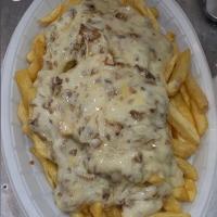 سیب زمینی سرخ شده با قارچ و پنیر